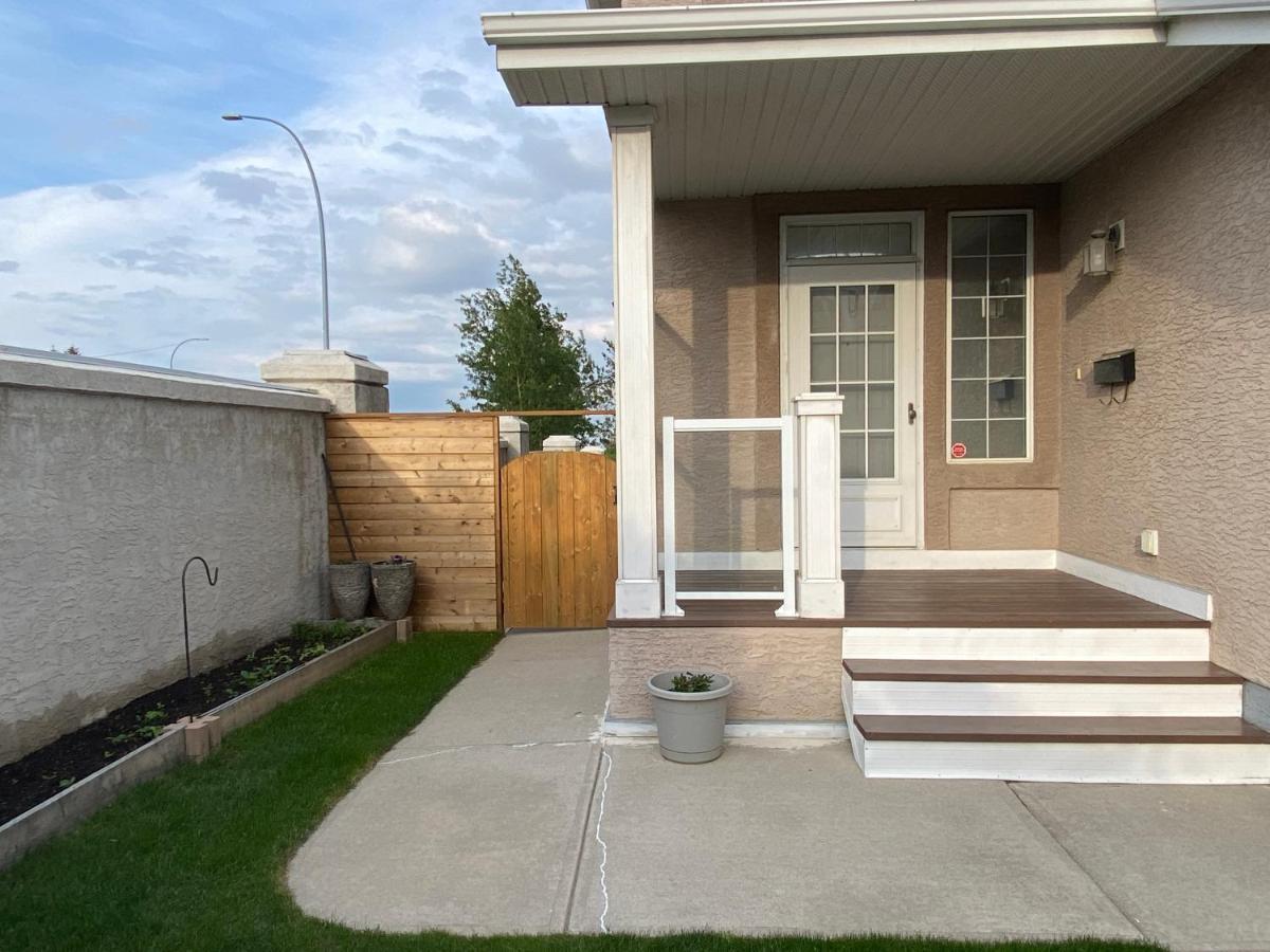 Ming'S Homestay YYC Exterior foto